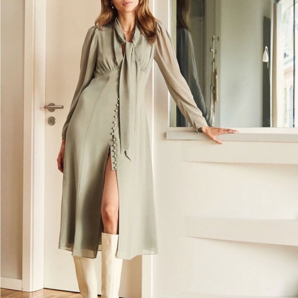 Aritzia Wilfred Mambo Dress Classic